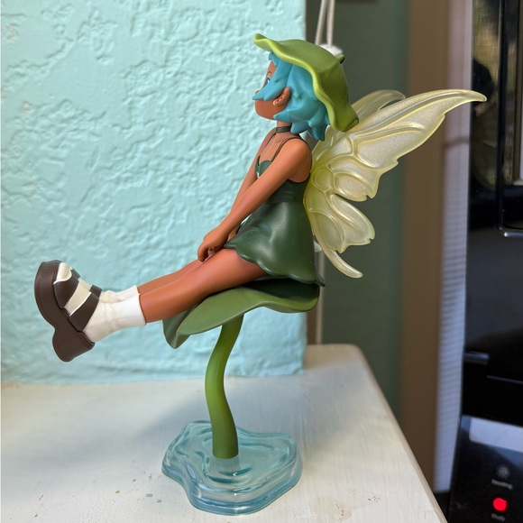 Peach Riot Punk Fairy Figure: Frankie Lily Pad - Picture 5 of 16